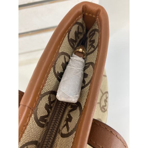 MICHAEL KORS, NWT LARGE CANVAS SIGNATURE PRINT SHOULDER BAG - Picture 10 of 16